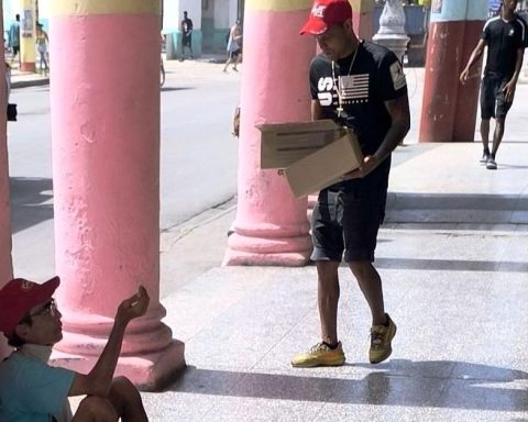 100% of state employees in Cuba live in poverty according to the criteria of the World Bank