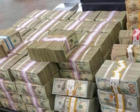 13 people arrested in Cuba for managing remittances “illegally”