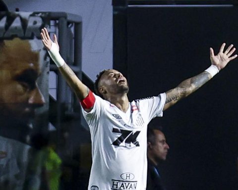 3-0: Neymar plays injured and becomes the hero of Santos