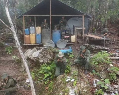 3 people arrested for illegal mining in Amazonas
