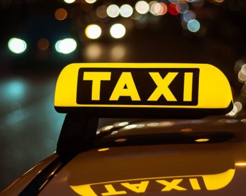 A Colombian brings the color of Bogotá taxis to the streets of Spain