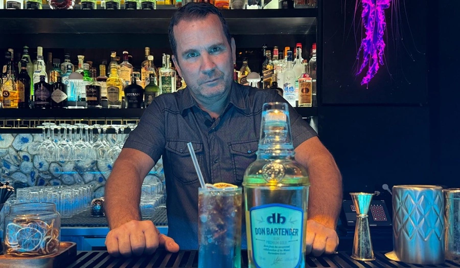 Bartender, cubano Eduardo Pérez, Miami