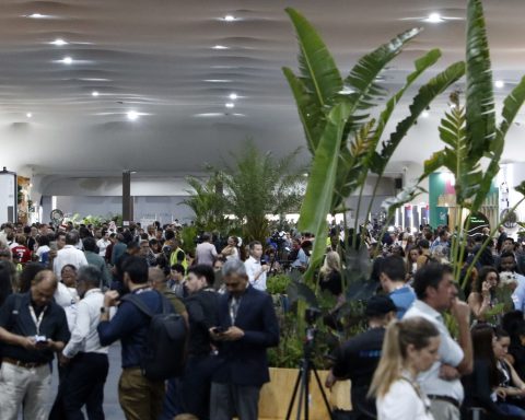 A few hours before the end of COP30, negotiations continue in Belém