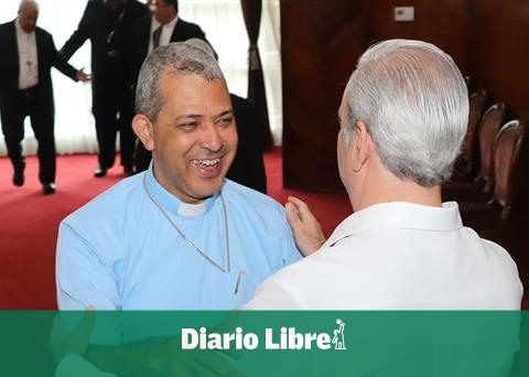 Abinader holds lunch with the Episcopate Conference