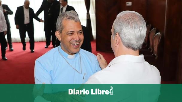 Abinader holds lunch with the Episcopate Conference