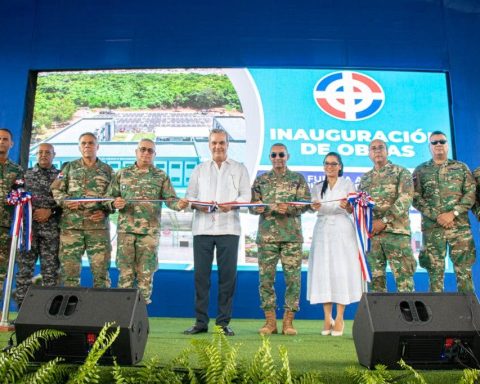 Abinader inaugura nuevas obras militares y promete más tecnología para reforzar la seguridad nacional