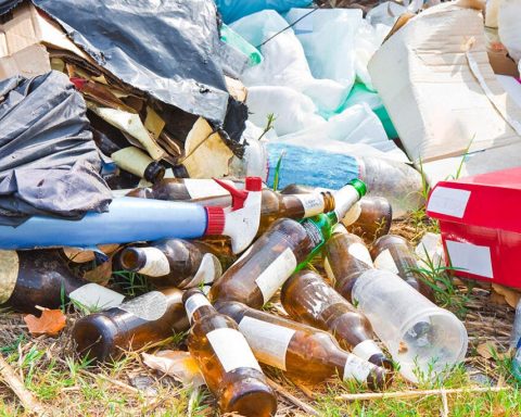 Abinader observa ley de residuos para equilibrar libre empresa y medioambiente