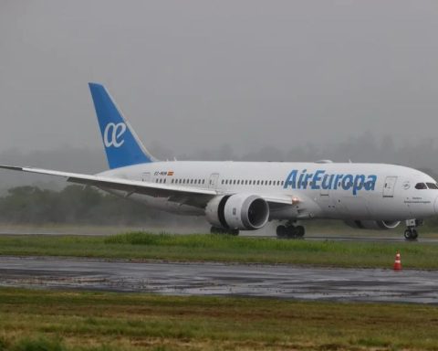 Air Europa and Plus Ultra also canceled their Madrid-Caracas flights on #25Nov