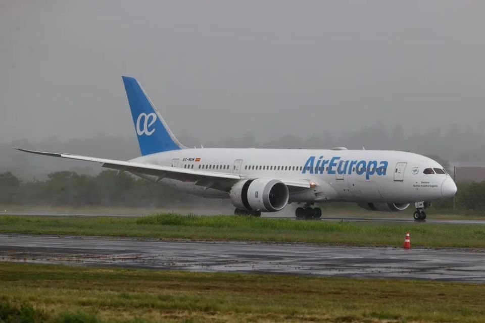 Air Europa and Plus Ultra also canceled their Madrid-Caracas flights on #25Nov