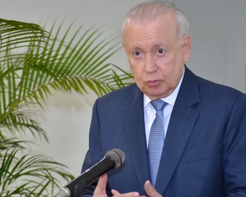 Alburquerque accuses the Government of 'stealing' from workers by not indexing salaries as required by law