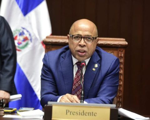 Alfredo Pacheco apoya indexar salarios hasta $52,930