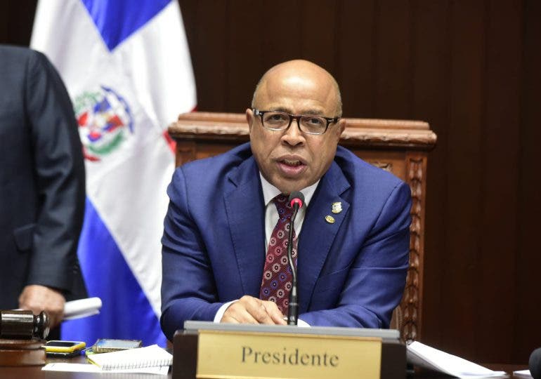 Alfredo Pacheco apoya indexar salarios hasta $52,930