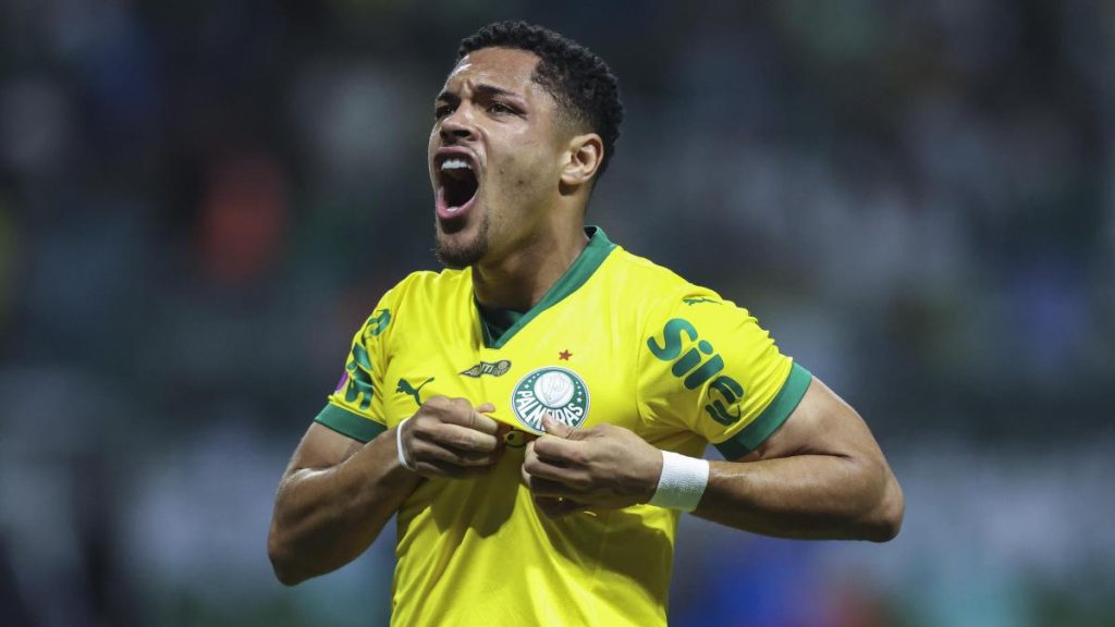 Ancelotti calls up Vitor Roque for the first time