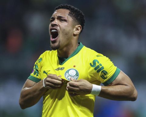 Ancelotti calls up Vitor Roque for the first time