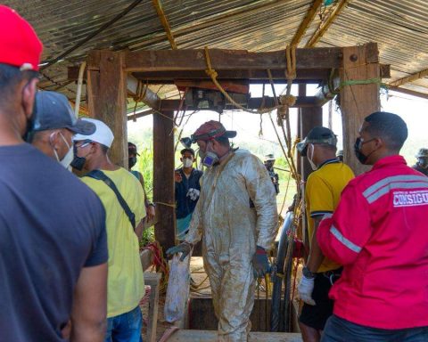 Another 3 miners boarded up after mine collapse in El Callao