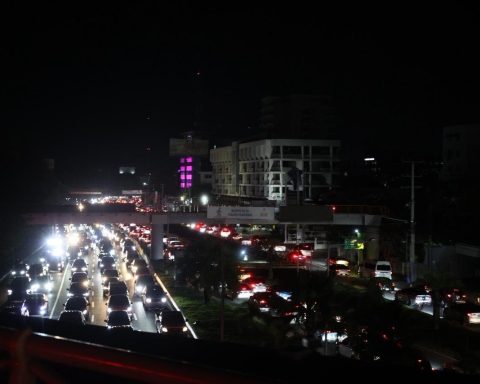 Otro noviembre de caos en Santo Domingo, esta vez no por la lluvia, sino por un apagón general