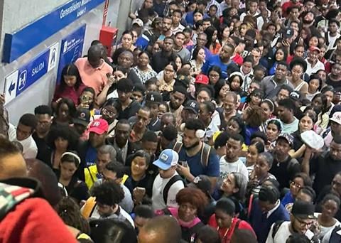 Another electrical failure leaves passengers on metro line 1 stranded