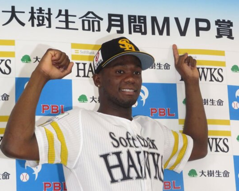 Another milestone for Liván Moinelo in Japanese professional baseball