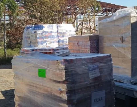 Parte de la ayuda enviada por la Arquidiócesis de Miami a Santiago de Cuba