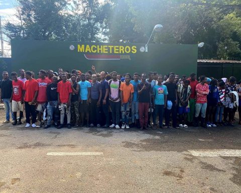 Army detains 132 Haitian migrants during operations in Mao and Valverde