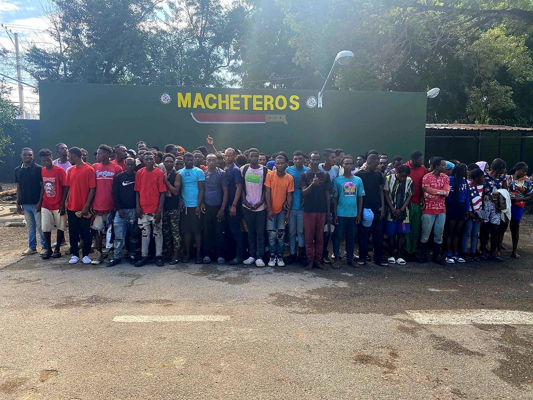 Army detains 132 Haitian migrants during operations in Mao and Valverde