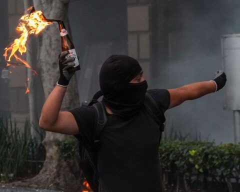 Authorities identify 18 anarchist groups in 14 Mexican states