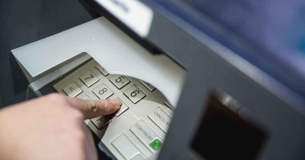 Banks cool their business: defaults increase and profits reduce