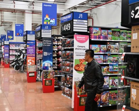 Banxico sees upside risks to inflation; Heath asks to avoid complacency