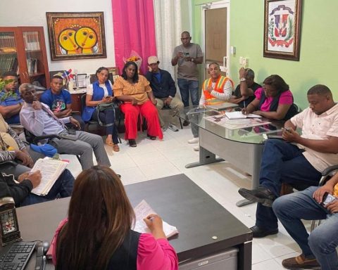 Reanudan docencia escuelas Boca Chica