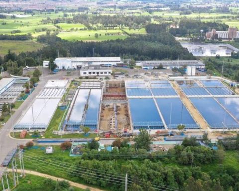 Bogotá aqueduct explains the color of the water in the north and west of the capital