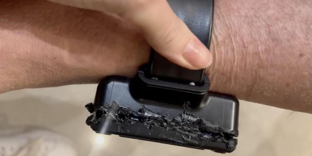 Bolsonaro used welding to try to open an ankle bracelet; check out video