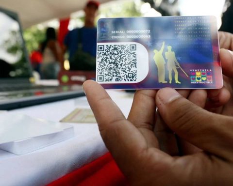 Bonus payment to special payrolls equivalent to $112 dollars begins