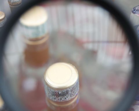 Brazil reaches 16 confirmed deaths from methanol poisoning