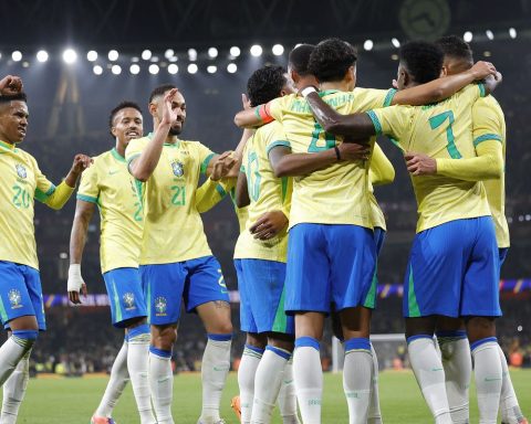 Brazil will have Wesley at right-back in the game against Tunisia on Tuesday