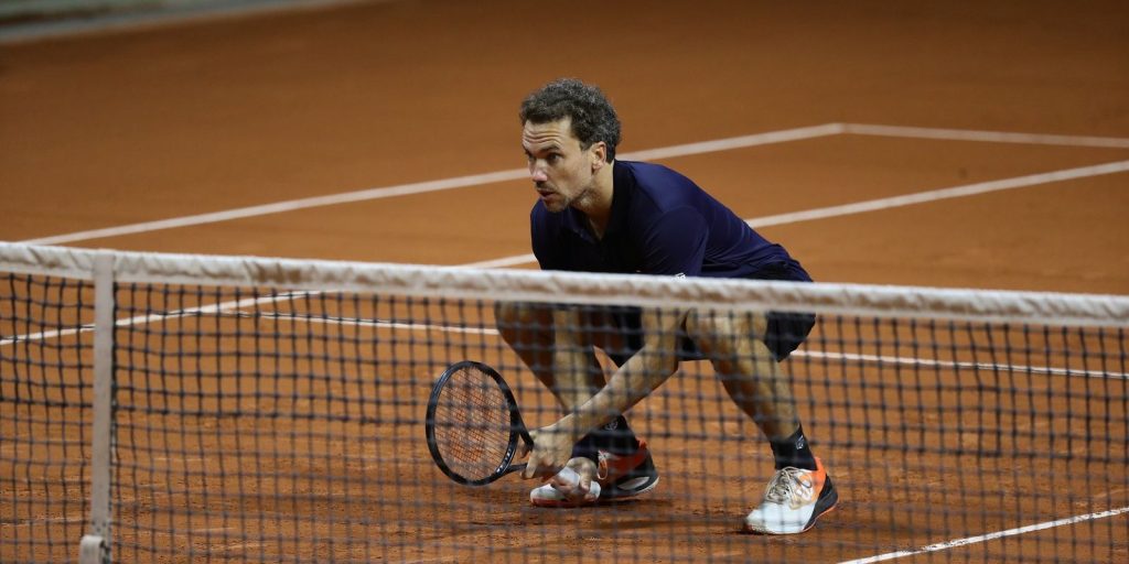 Bruno Soares returns to the courts to face tennis legends
