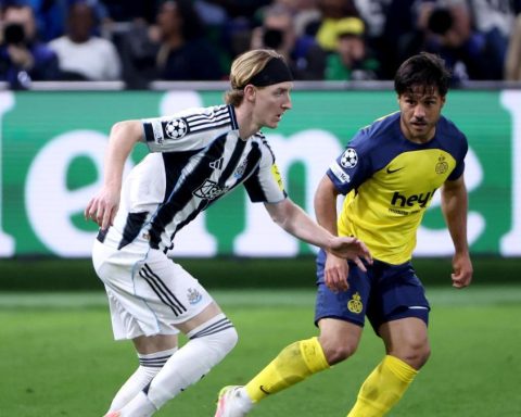 Buendía and Kevin Mac Allister, Alexis' brother, called for emergency calls by Scaloni