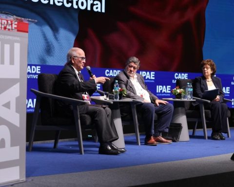 CADE Executives 2025: Alfonso López Chau presents his proposals for Peru