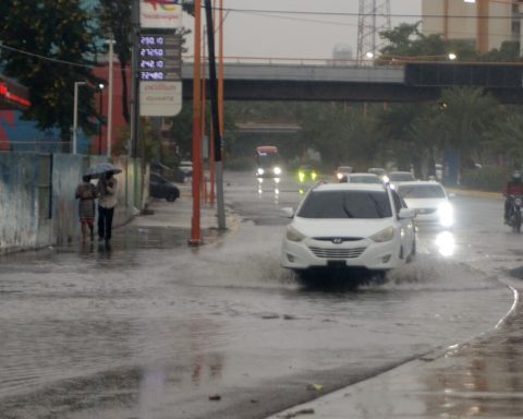 COE aumenta provincias en alerta amarilla por onda tropical