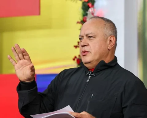 Cabello: Venezuela does not threaten anyone and sovereignly decides who flies