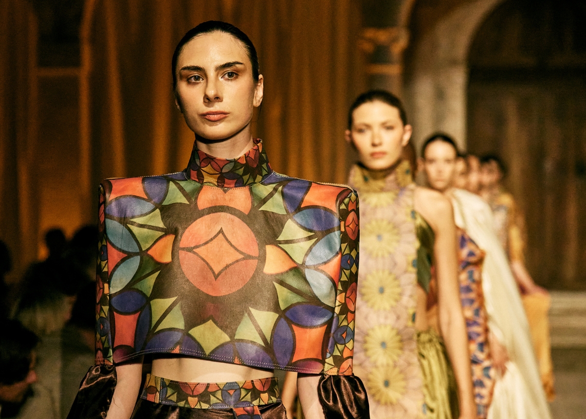 Carenas: leather, color, passion