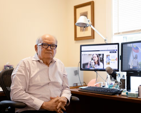 Carlos Blanco defends the opposition's caution regarding TPS: We will not confront the United States over the immigration tragedy