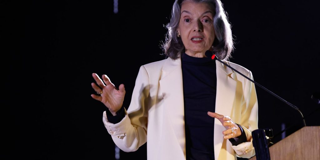 Carmen Lúcia: "Dictatorship is like a weed that needs to be cut"