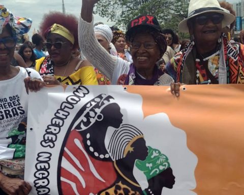 Centenarians on the march: black women show the strength of the movement