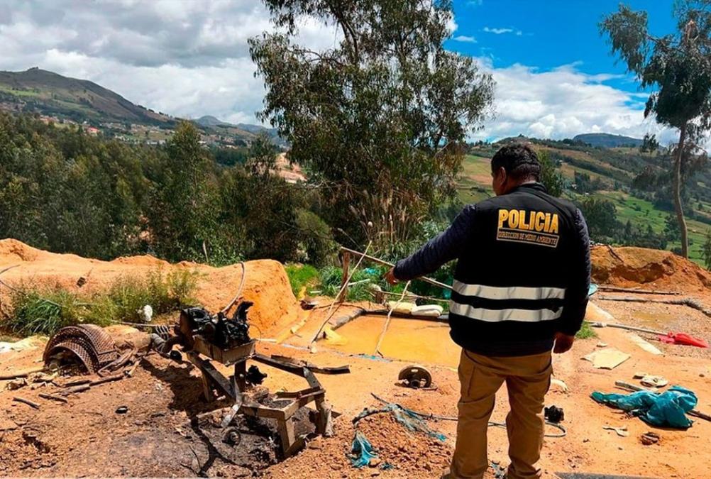 César Ipenza of the Illegal Mining Observatory: "Only 7% of those registered in REINFO are concession holders"