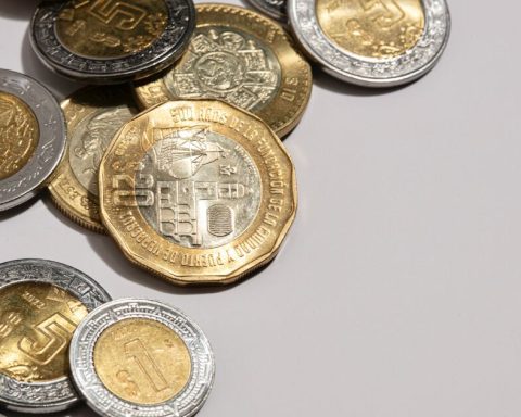 Cetes yields that exceed inflation in November