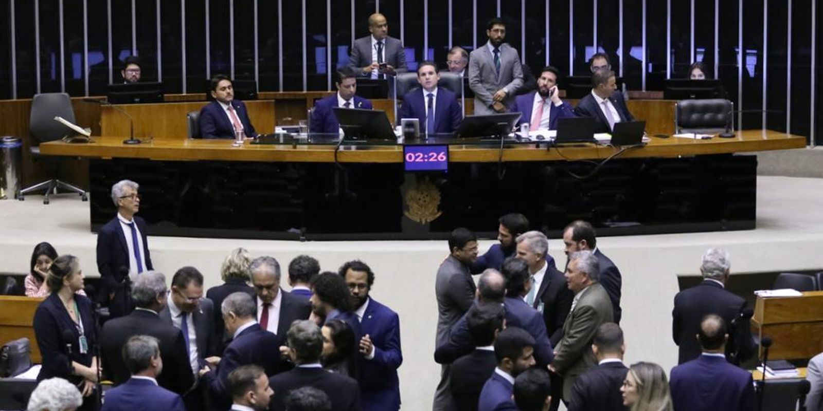 Chamber approves basic text of anti-faction bill