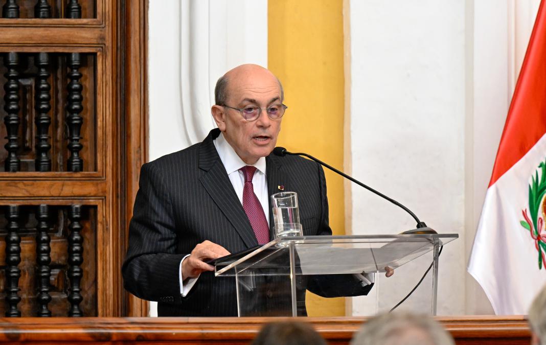 Chancellor travels to the US to propose changes to the Asylum Convention