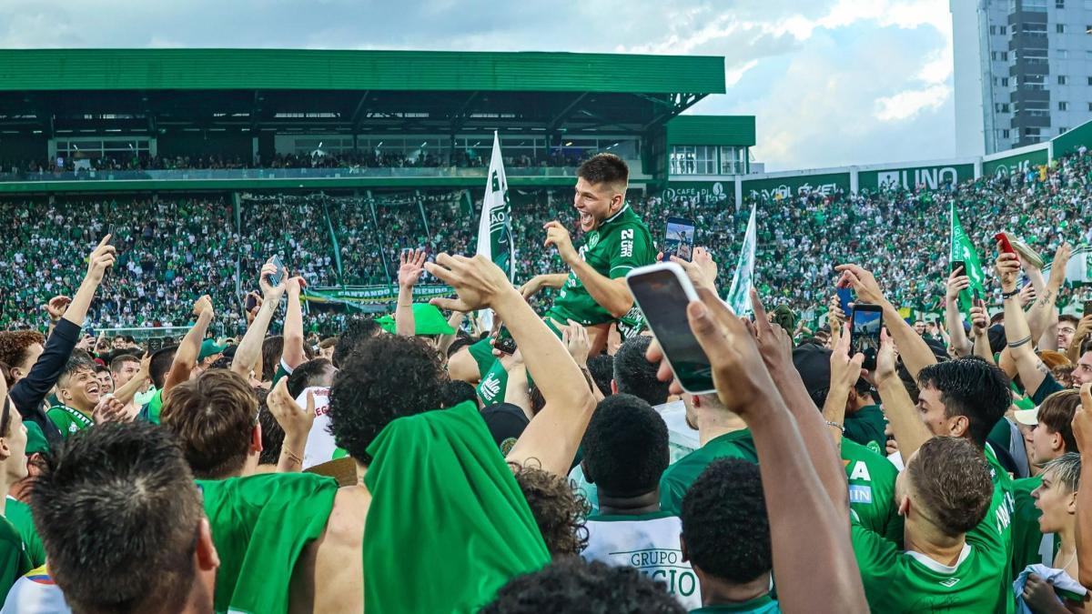 Chapecoense returns to Serie A nine years after the air tragedy