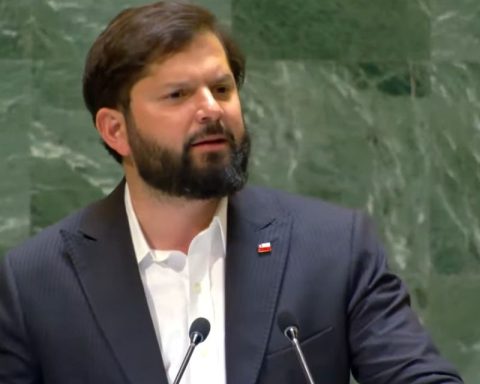 Chile expresses "deep concern" over US military deployment in the Caribbean