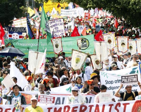 Climate March brings together 70,000 people and brings Amazonian power to the streets of Belém
